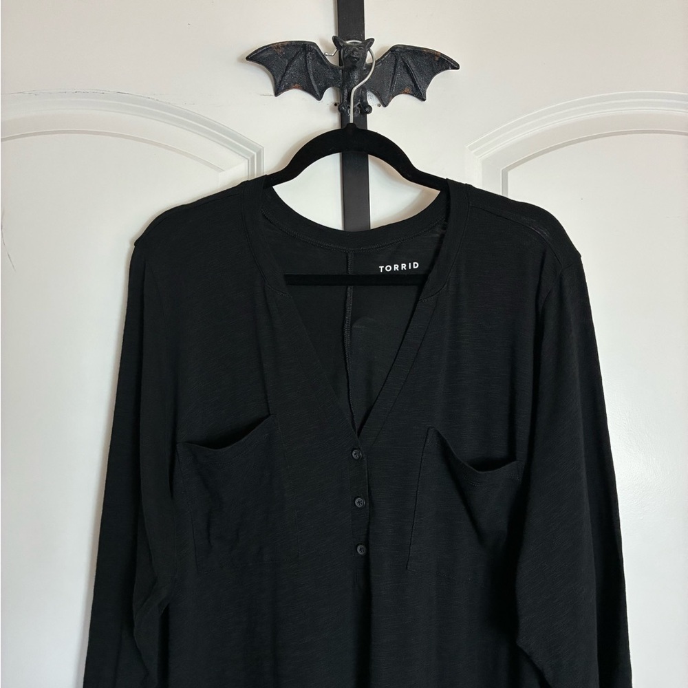 Torrid Black Top V-Neck 3/4 Sleeve, Pocket, Stretch, Soft, Size 3X - Picture 3 of 8
